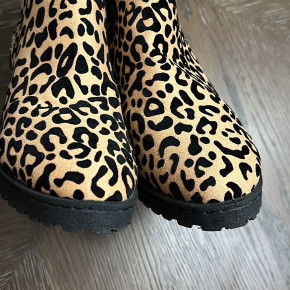Quipid leopard animal print chunky moto boots - Picture 10 of 17
